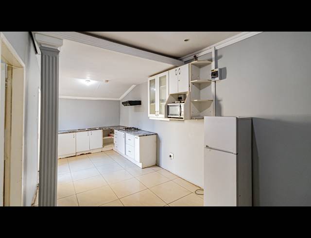 8 BEDROOM FREESTANDING FOR SALE IN WESTDENE